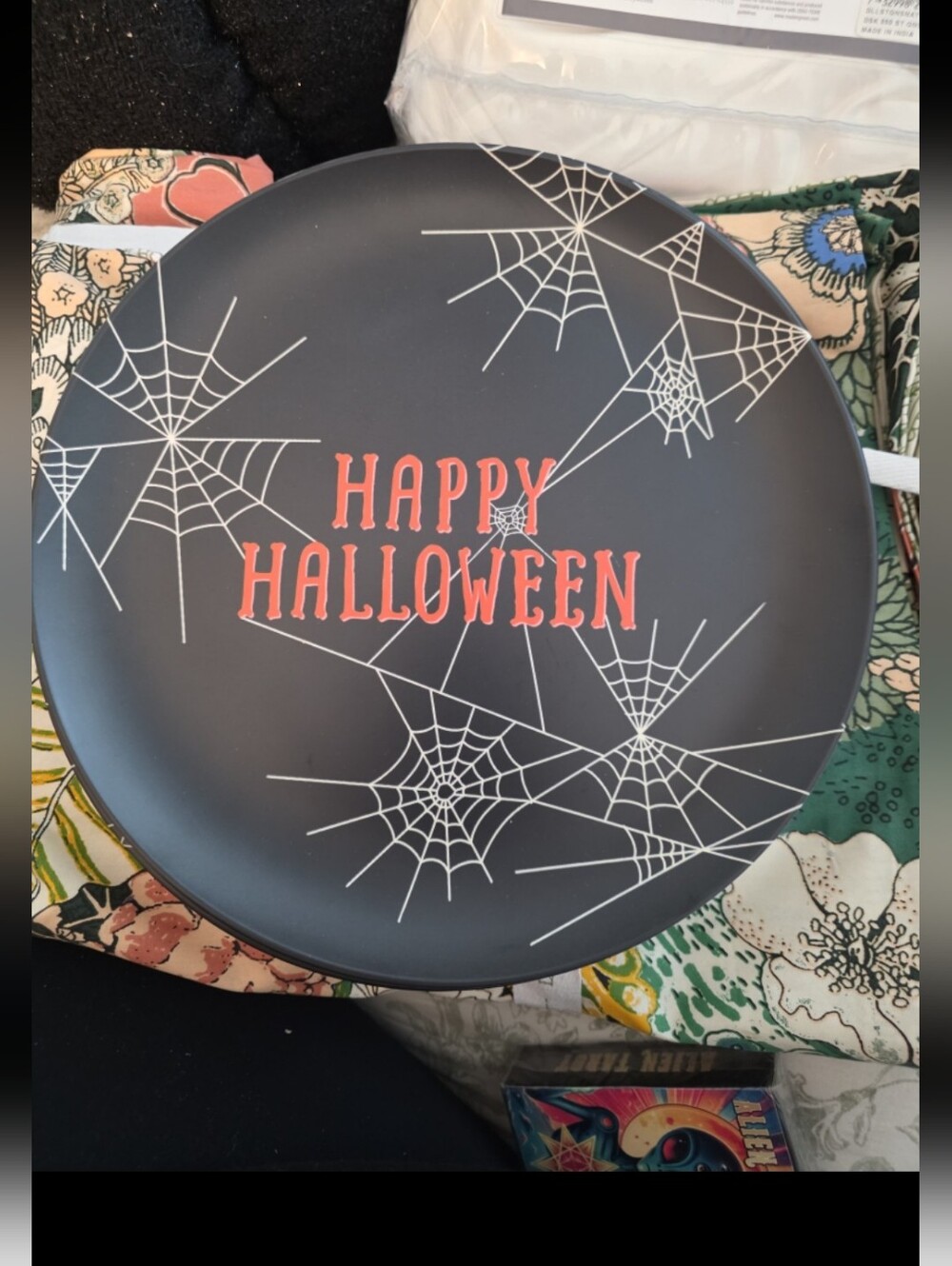HYDE AND EEK! SET OF 6 DINNER PLATES